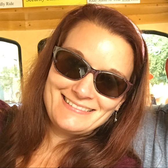 Meet your Posher, Jessica - Picture 1 of 1